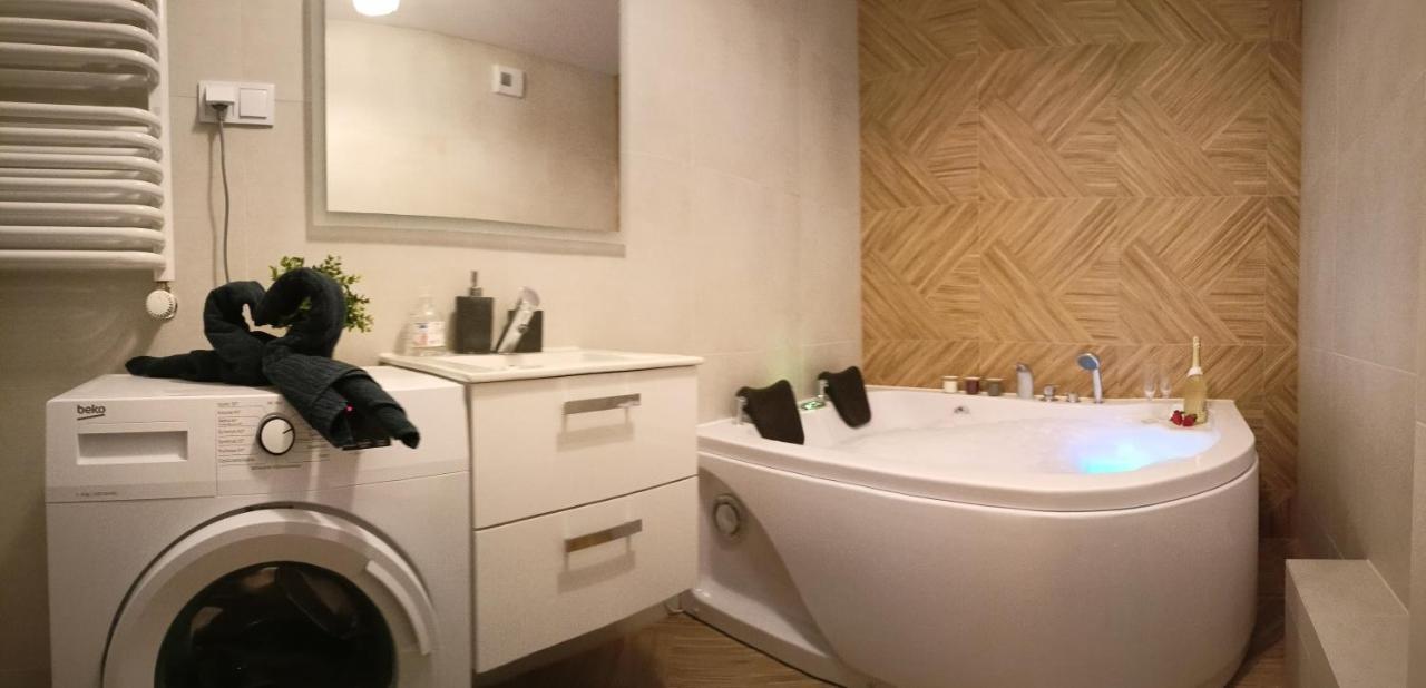 Apartament Z Sauna I Jacuzzi Radom Exterior foto