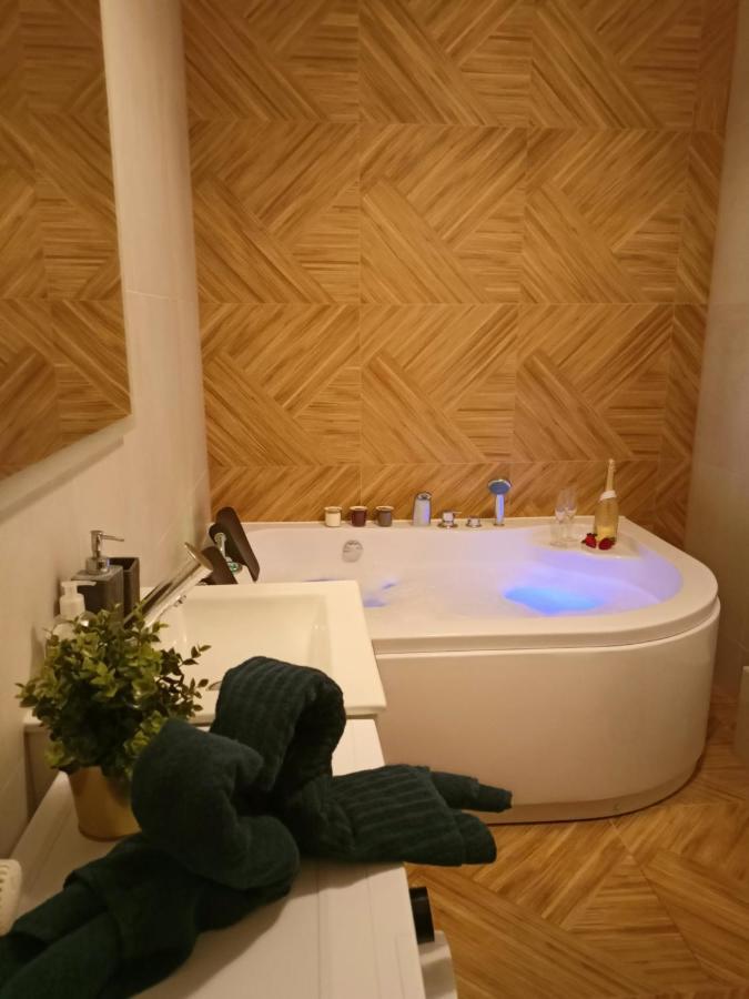 Apartament Z Sauna I Jacuzzi Radom Exterior foto