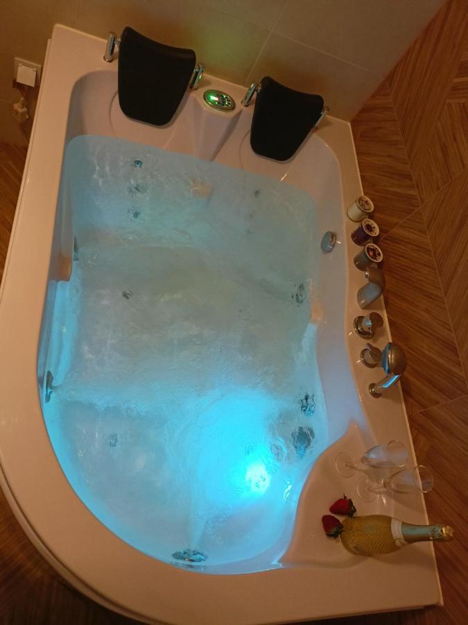Apartament Z Sauna I Jacuzzi Radom Exterior foto